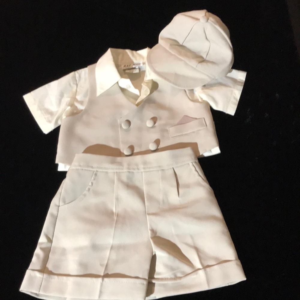 4 pieces Tan short set.